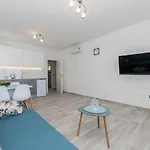Seaview Oscar Apartment