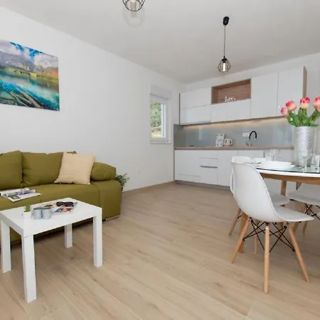 Seaview Oscar Apartment