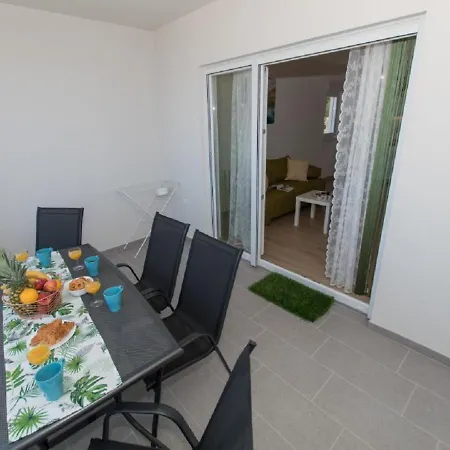 Seaview Oscar Apartment Makarska