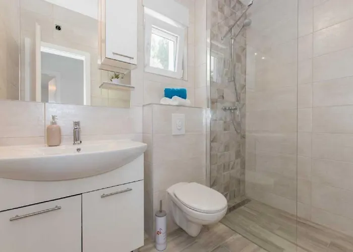 Seaview Oscar 마카르스카